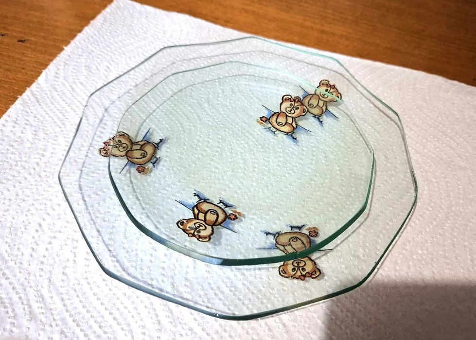 Set 12 farfurioare desert, marimi diferite, din sticla, model ursuleti