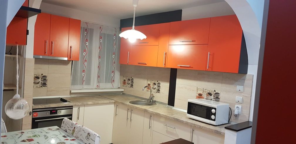 Apartament de închiriat cu 3 camere decomandat