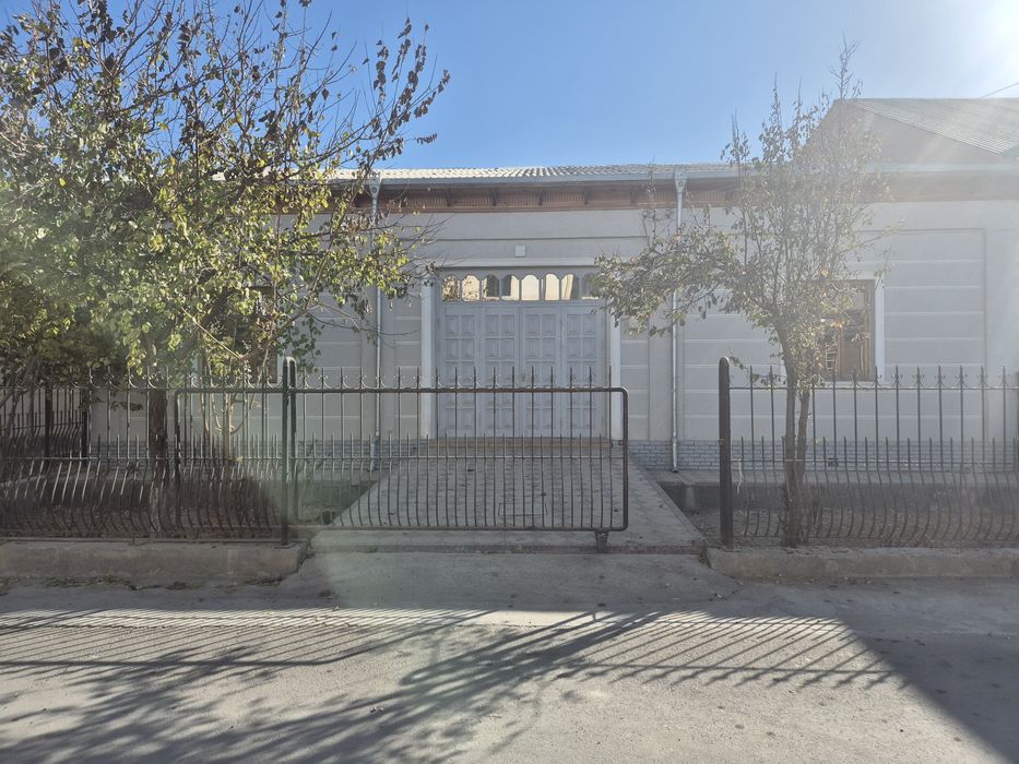 Ховли жой сотилади