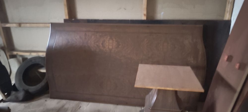 Продам стол богатый)