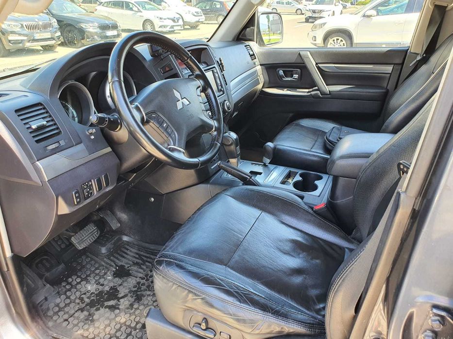 Mitsubishi Pajero IV AUTOUTILITARA