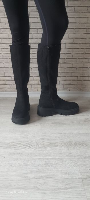 Дамски черни зимни ботуши. 38 размер