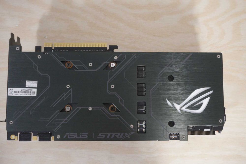 Видеокарта GPU Nvidia GTX 1070 Ti ROG Strix с безшумни перки (sonon)