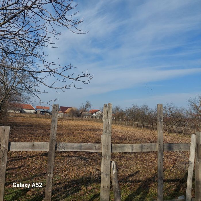 Casă de vânzare .