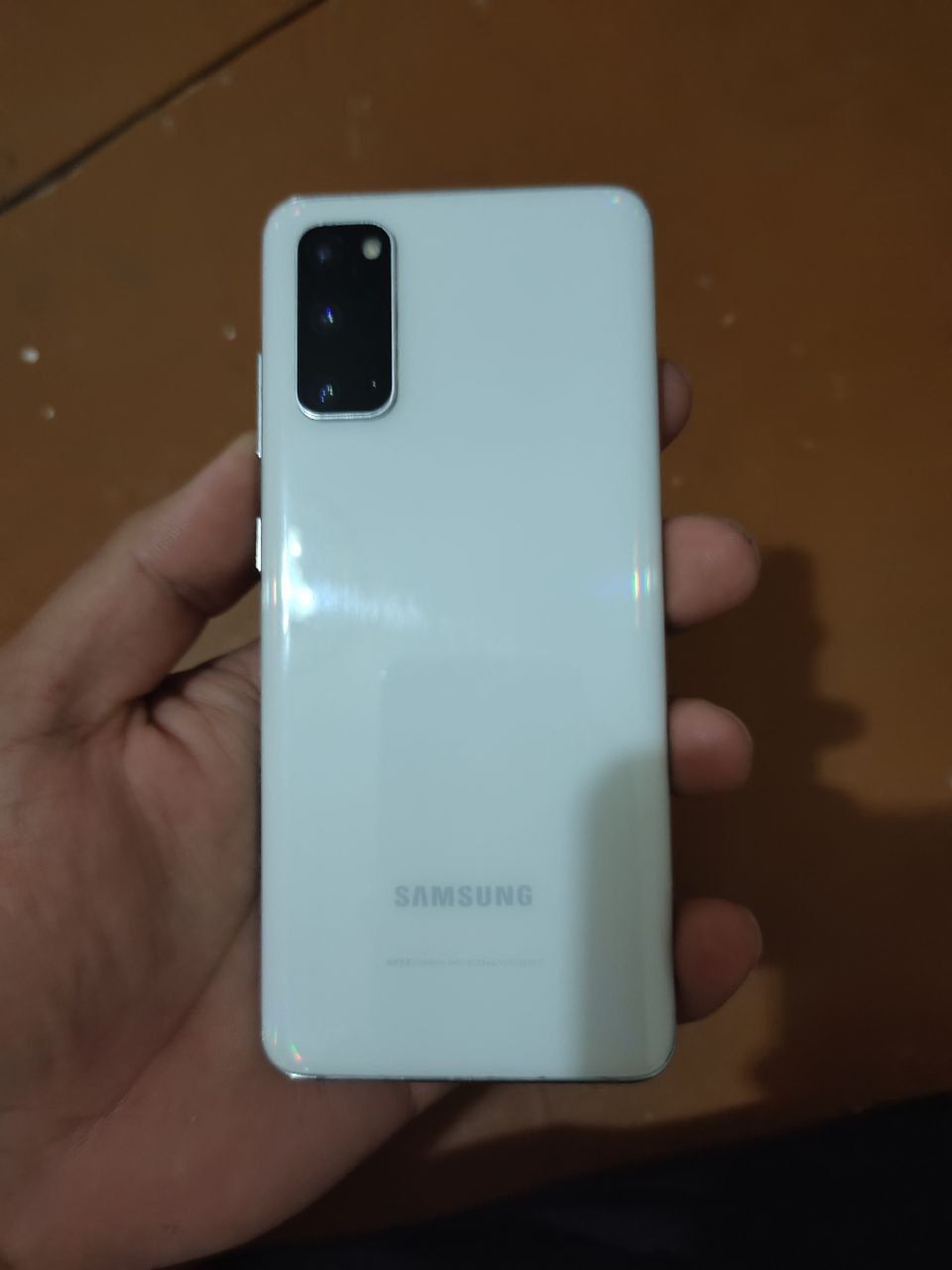 Samsung s20 rangi oq