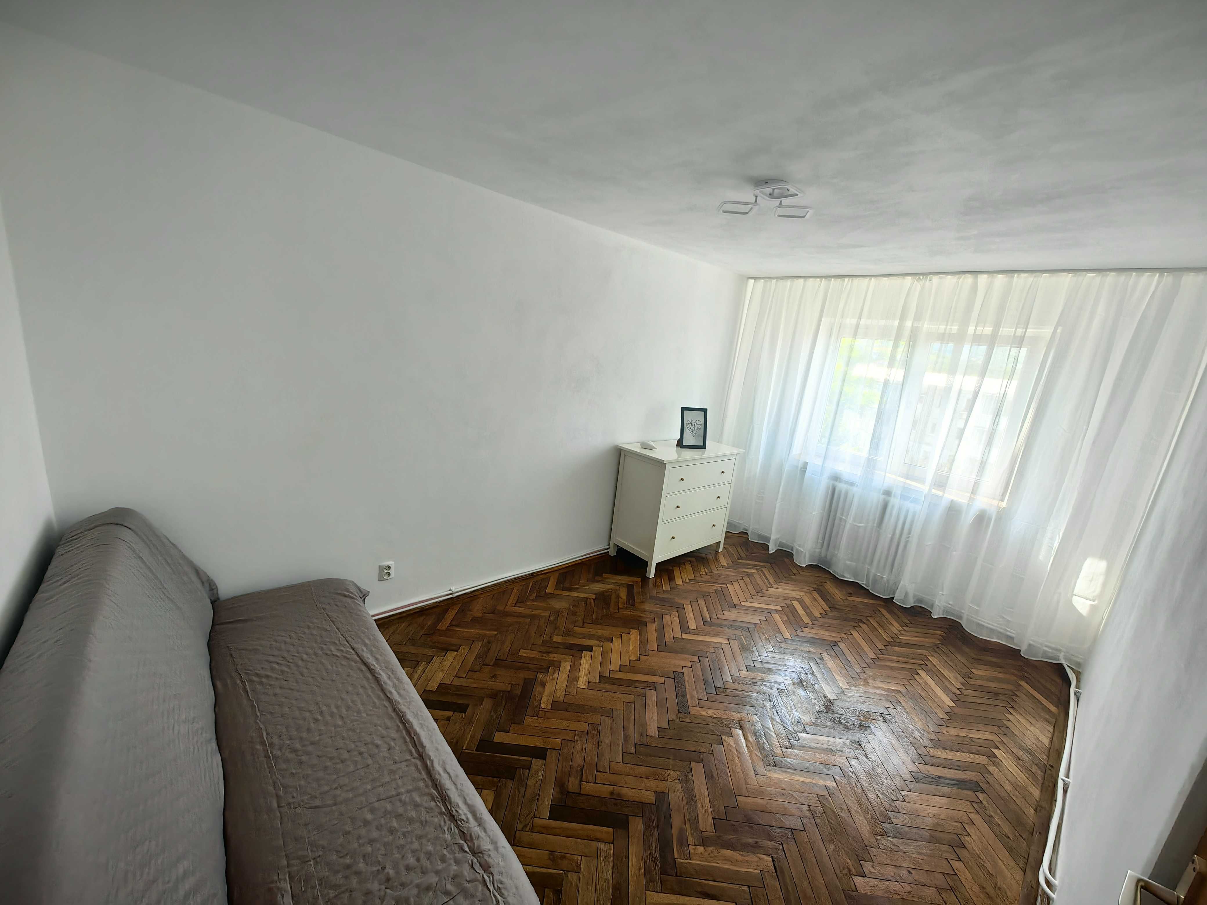 Apartament doua camere de închiriat, mun. Deva