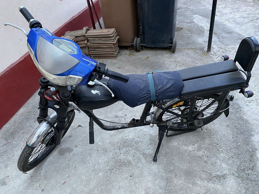 Vand cadru bicicleta (fara motor)