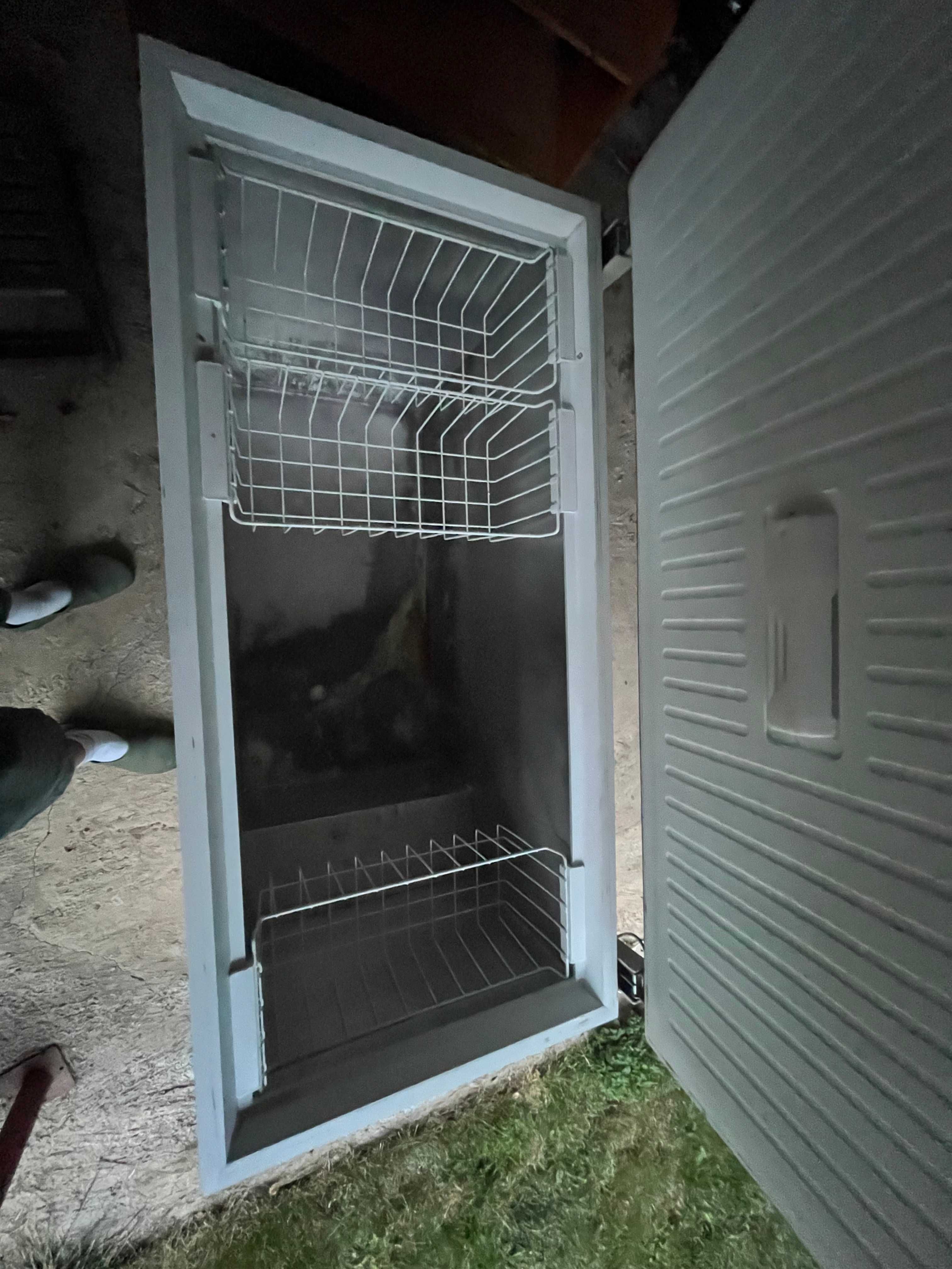Фризер Zanussi 400L ZFC41400WA