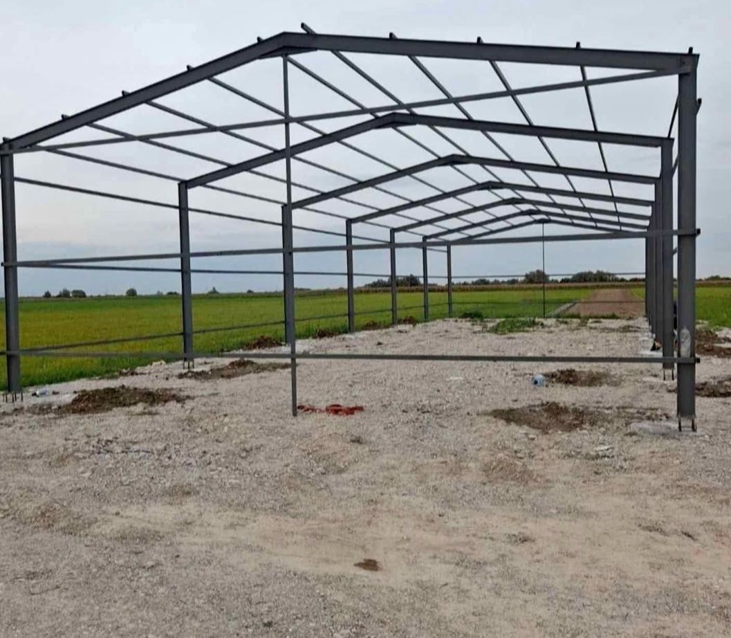 vând structură metalică opt deschiderea 25 lungimea din profil IPJ 160