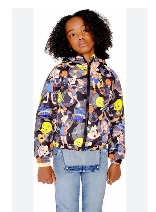 Куртка очень красивая.Европа.