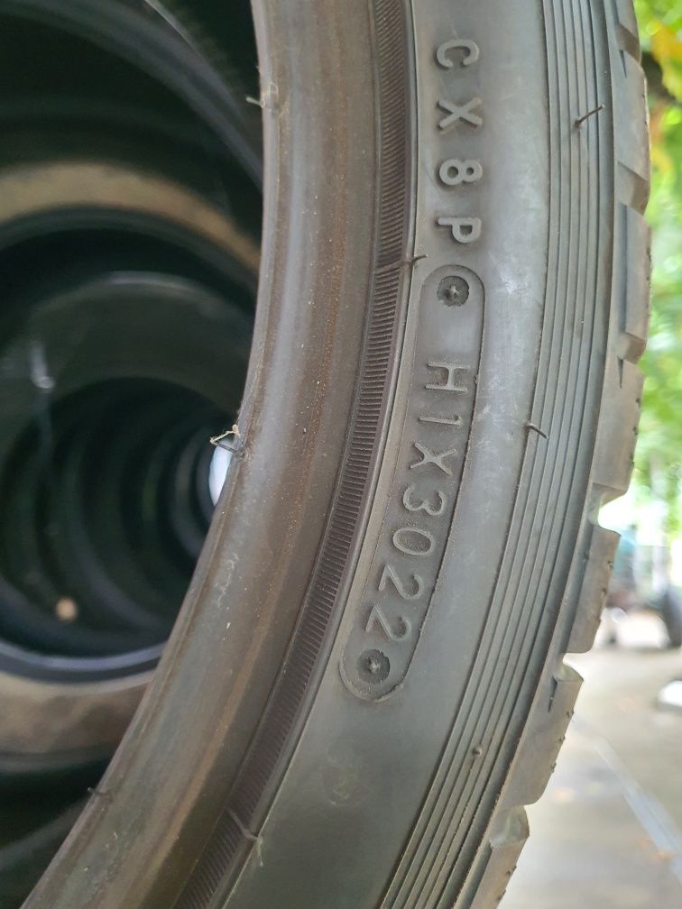 Гуми Toyo 255 35 20 2 бр