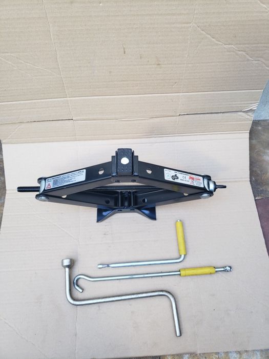 Cric universal compatibil bmw / mercedes