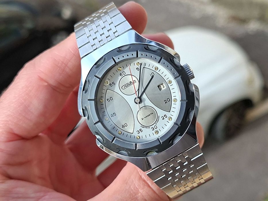 Ceas rusesc Slava  mecainc nos