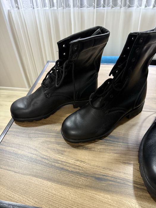 Берцы черные кожаные