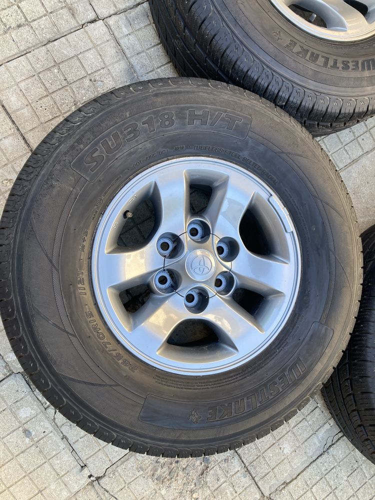 Гуми с лети джанти за тойота хайлукс/Hilux 15x7JJ 02-04г