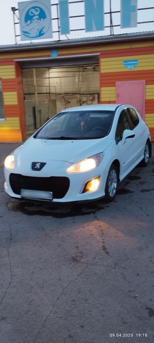 Пежо 308 хетчбэк