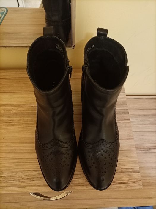 Черни дамски боти от естествена кожа