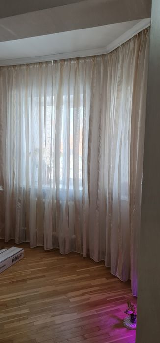 Шторы продам 6 полотен 4шт×2м и 2шт×2.80м высота 2.70
