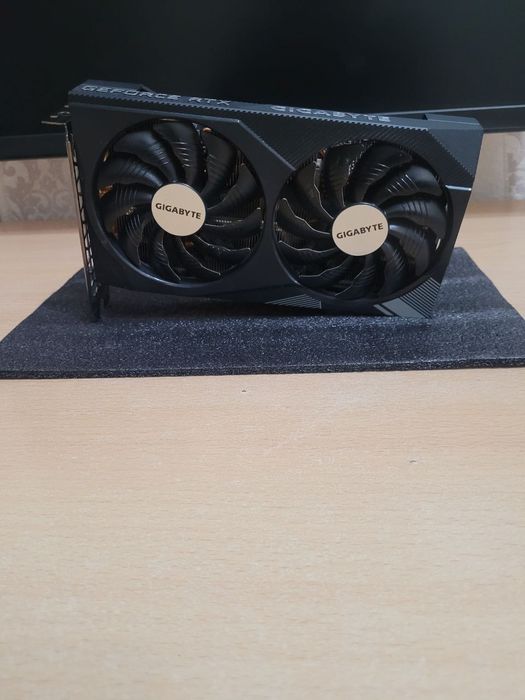 Продам видеокарту Gigabyte RTX 3060 12GB