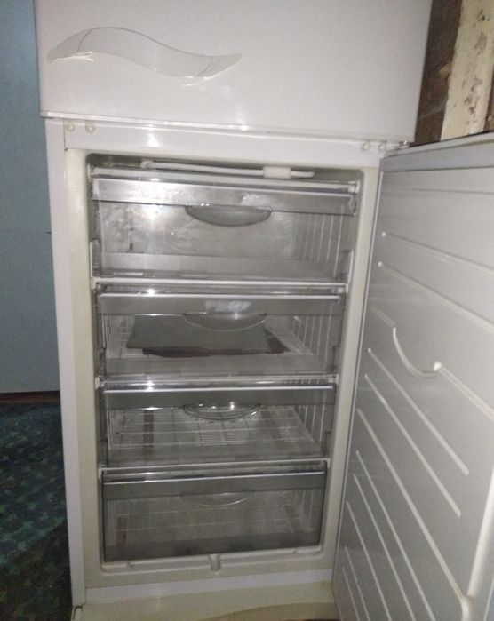 Продам холодильник морозильник