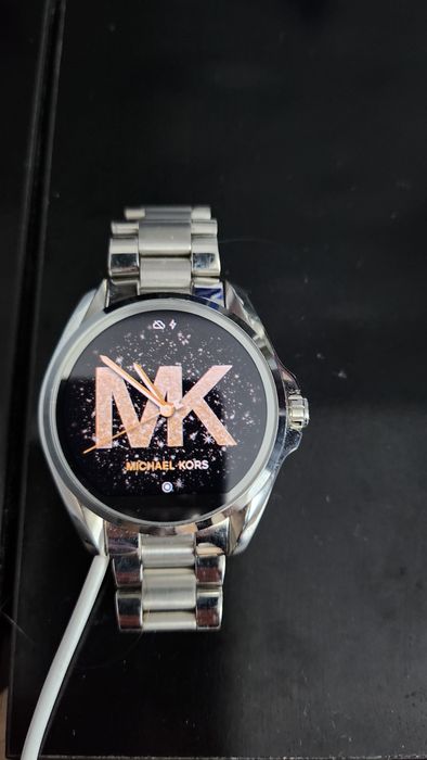 Смарт часовник Michael Kors