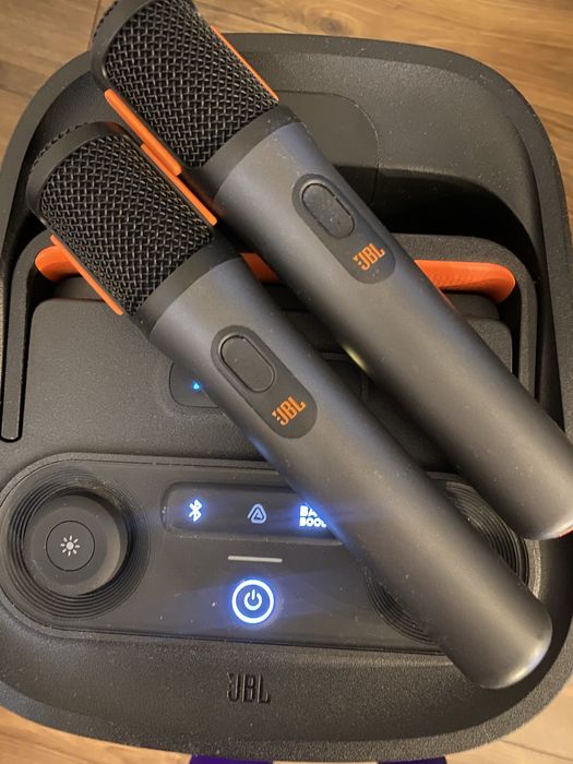 Аудио система  JBL PARTYBOX CLUB 120 с два микрофона