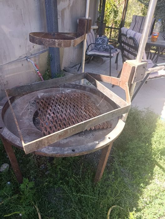 Костровая чаша с мангалом и подказанником