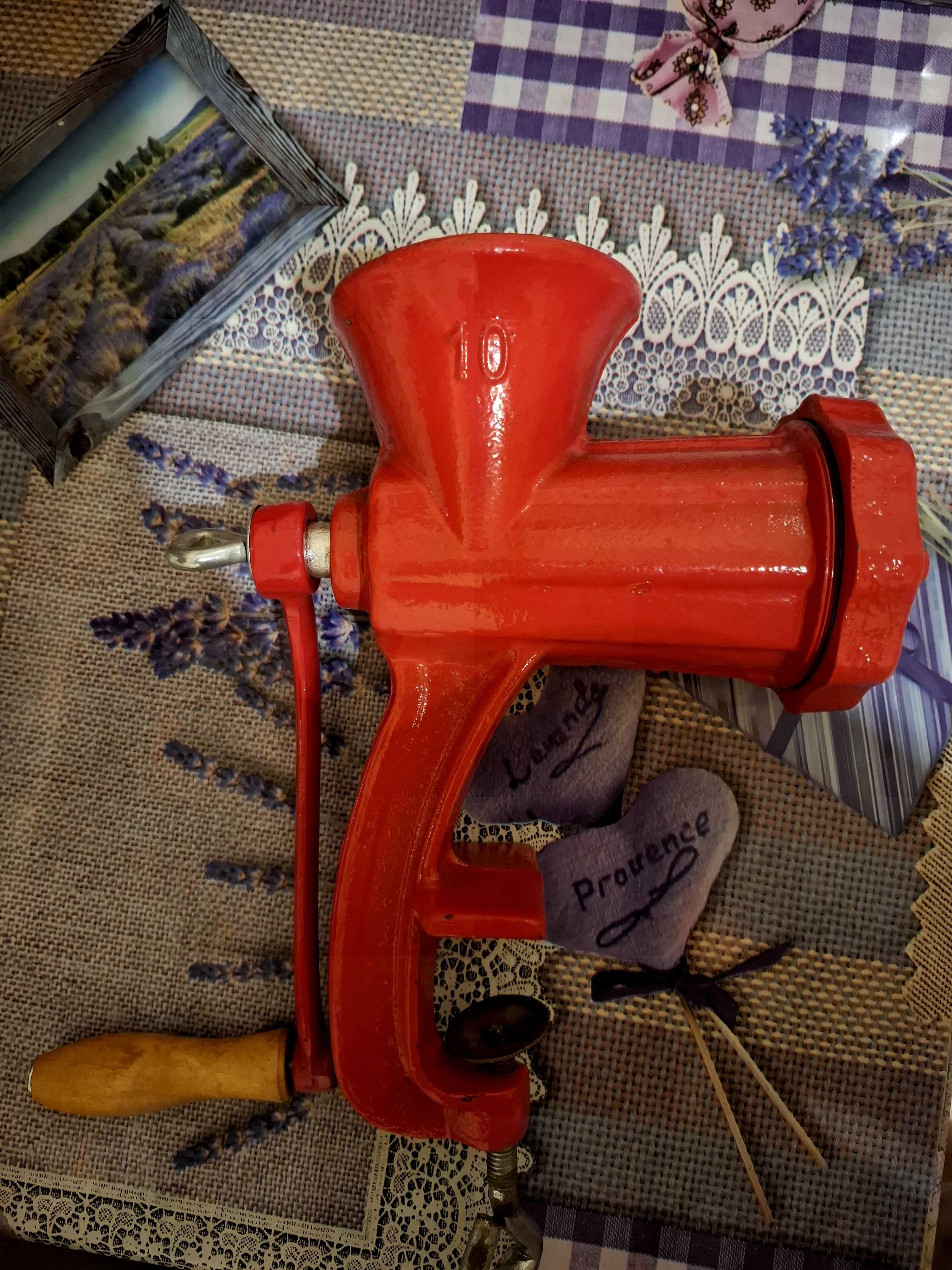 Mașină de tocat manuală, nr 10