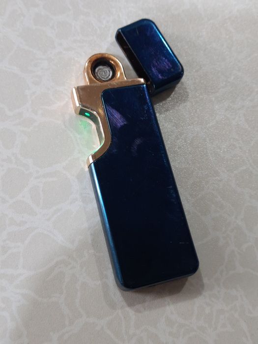 В продаже электро спиральная зажигалка