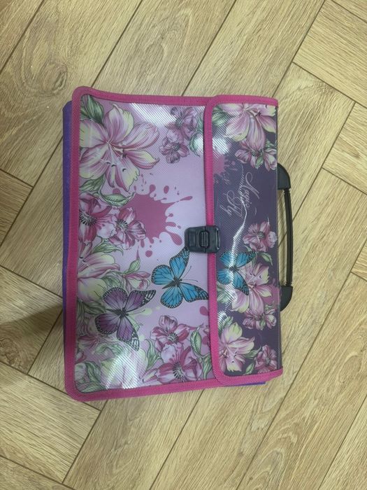 Красивый портфель