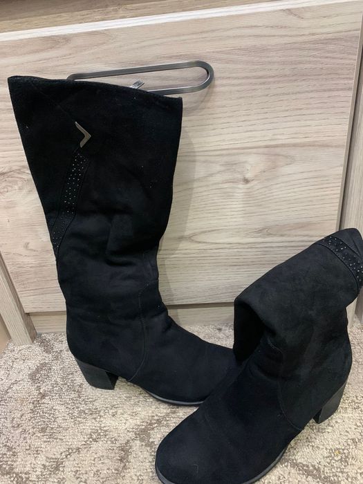 Зимние женские сапоги