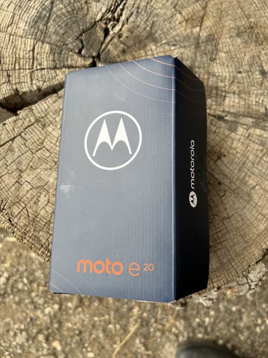 Motorola E20 чисто нов