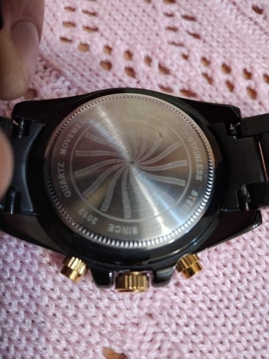 Пррдам часы в отличном состоянии