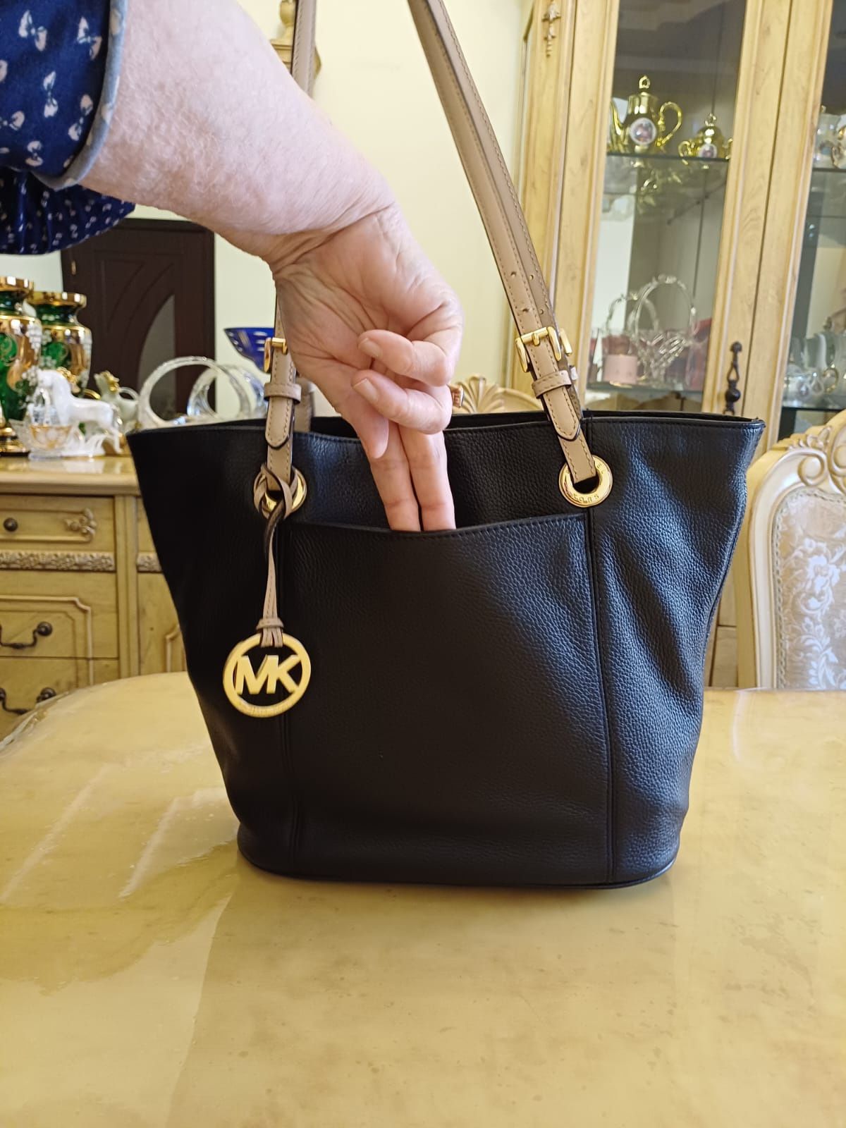 Продам сумку черную
