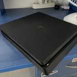 Play station 4 slim ( PS4 slim )