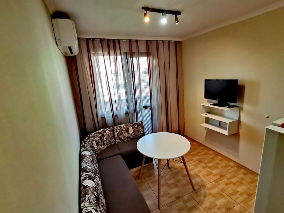 Дава се под наем Двустаен апартамент в Бургас, Възраждане - 50 кв.м за 255 € - Снимка #3