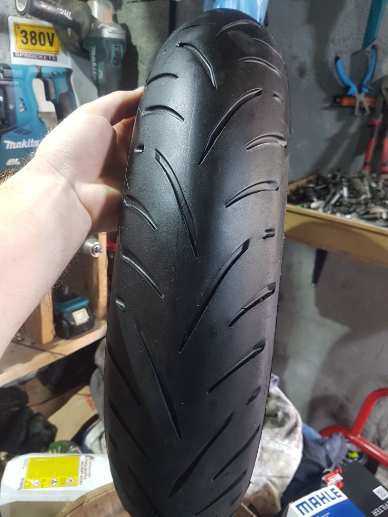 Michelin 120 70 ZR 17 / Bridgestone 120 70 17