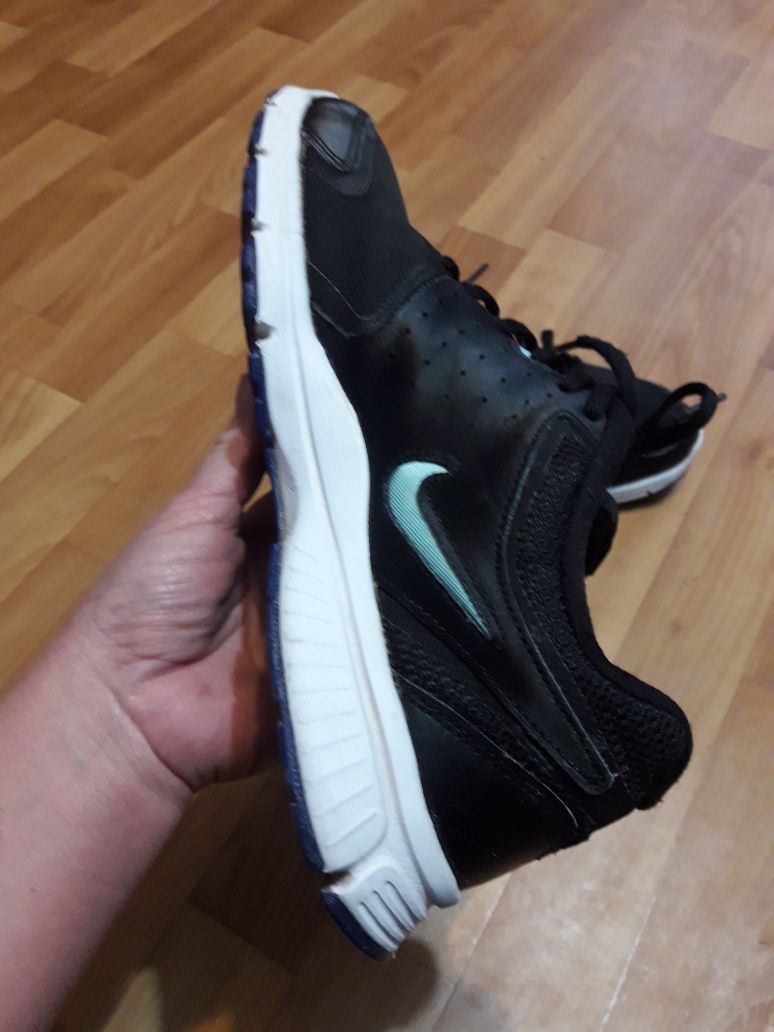 Оригинални маратонки Nike
