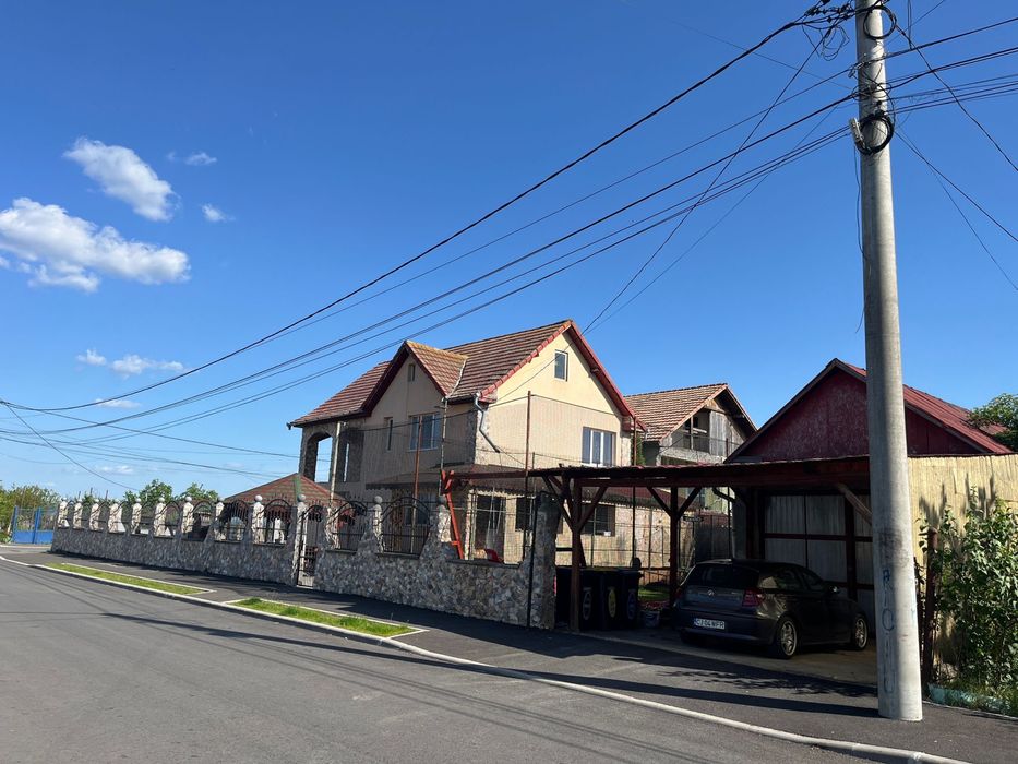 Vand casa in cartierul primăverii
