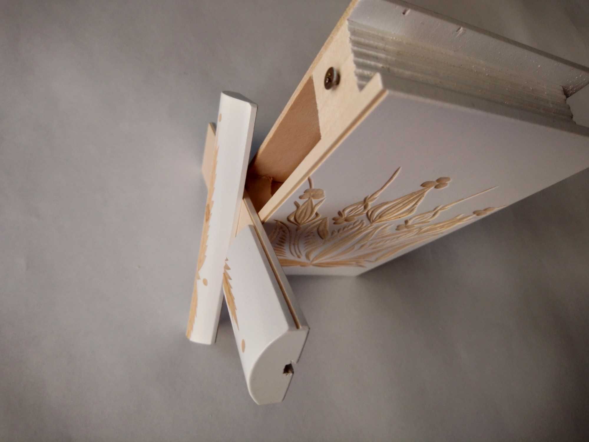 Cutie lemn forma carte deschidere rotatie loc depozitare ascuns alb