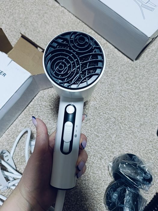 Фен 3 шт, 2 настенных. 1 нет