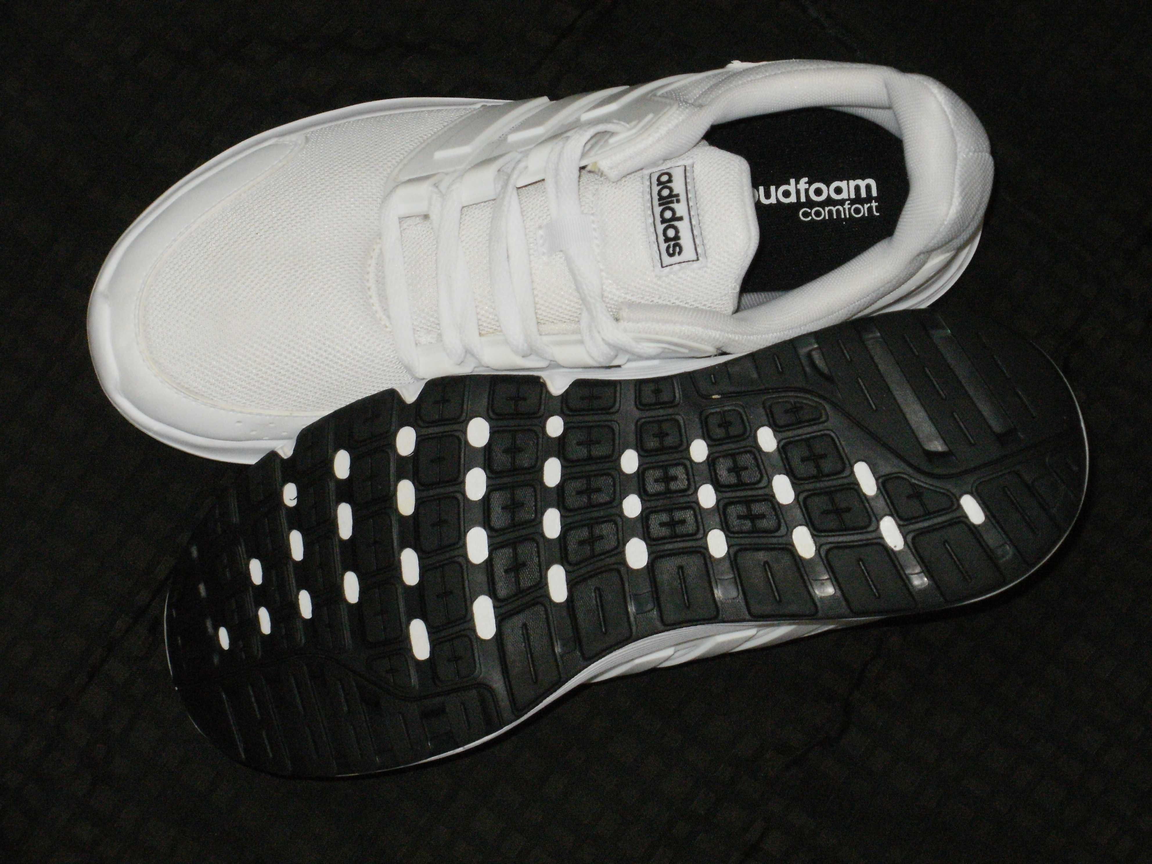 ADIDAS оригинални мъжки маратонки 43,5
