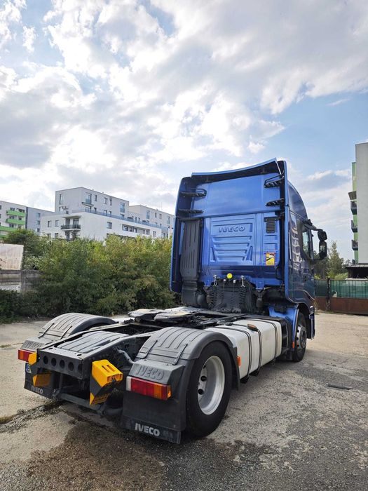 Ansamblu Iveco Stralis Hi-Way Semiremorca Krone