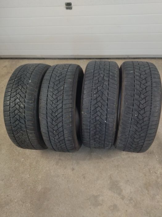 Зимни гуми в перфектно състояние без никакви поражения