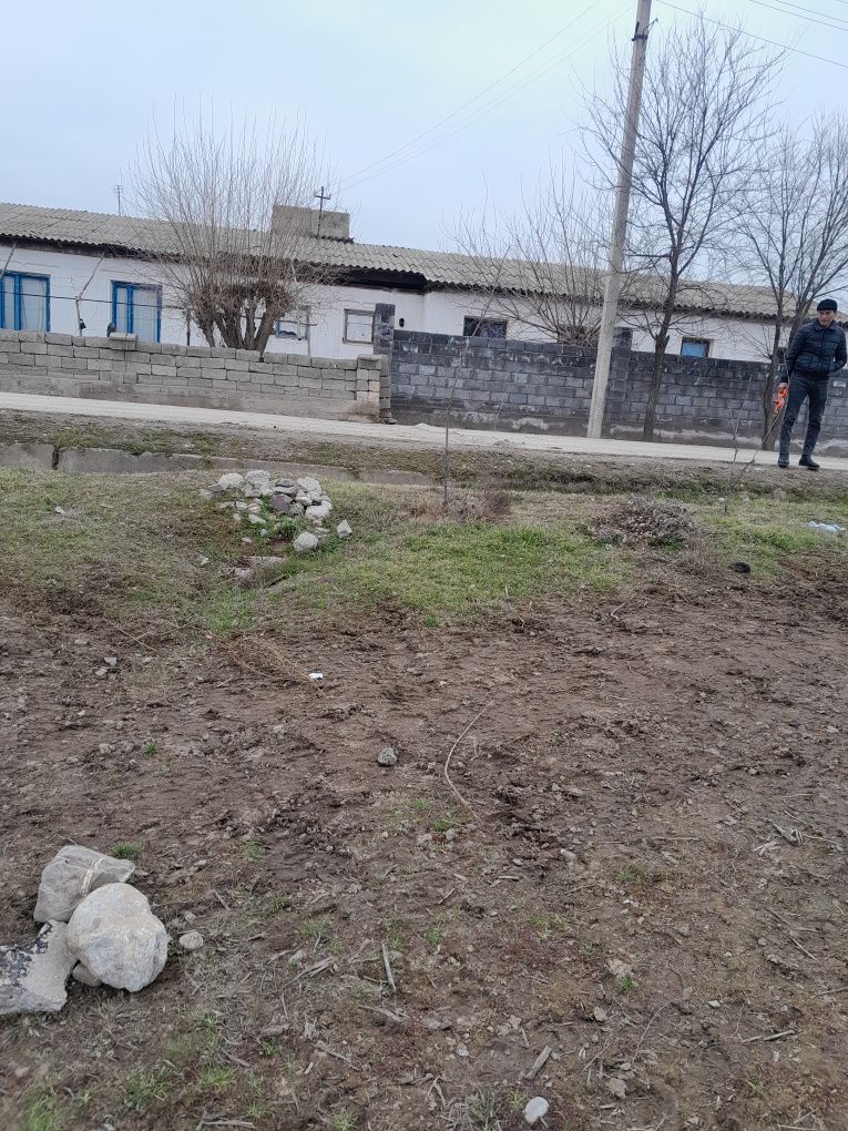 Yer uchastka yashashga 4 sotix Jizzaxliklar uchun