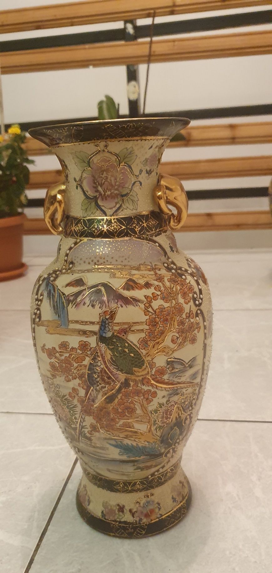 Vaze gravate și pictate manual din cel mai fin porțelan chinezesc