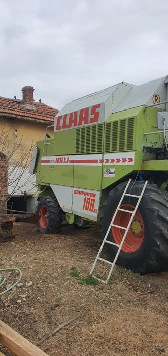 Tractor CASE 7230 și combina Clasa dominator serie maxi 108 SL