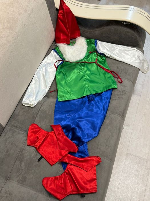 Продам новогодние костюмы