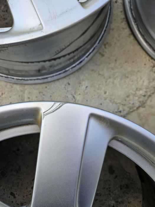 Vând jante originale Audi pe 17