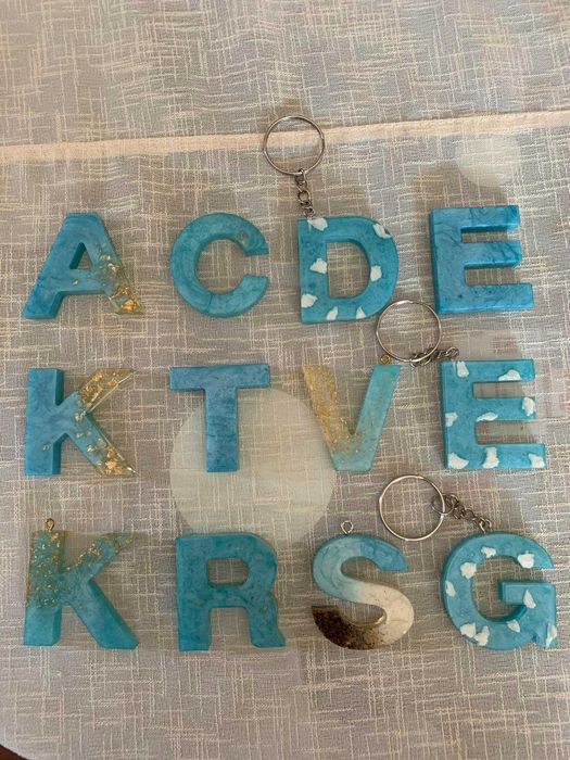 Ключодържатели и книгоразделители от епоксидна смола ЛОТ на ниска цена